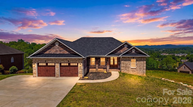 418 Huntington Woods St, Lenoir, NC 28645