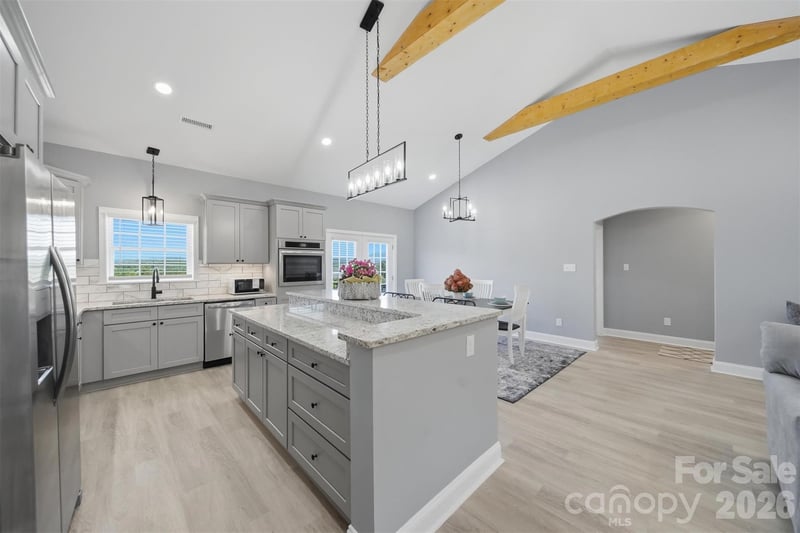 418 Huntington Woods St, Lenoir, NC 28645