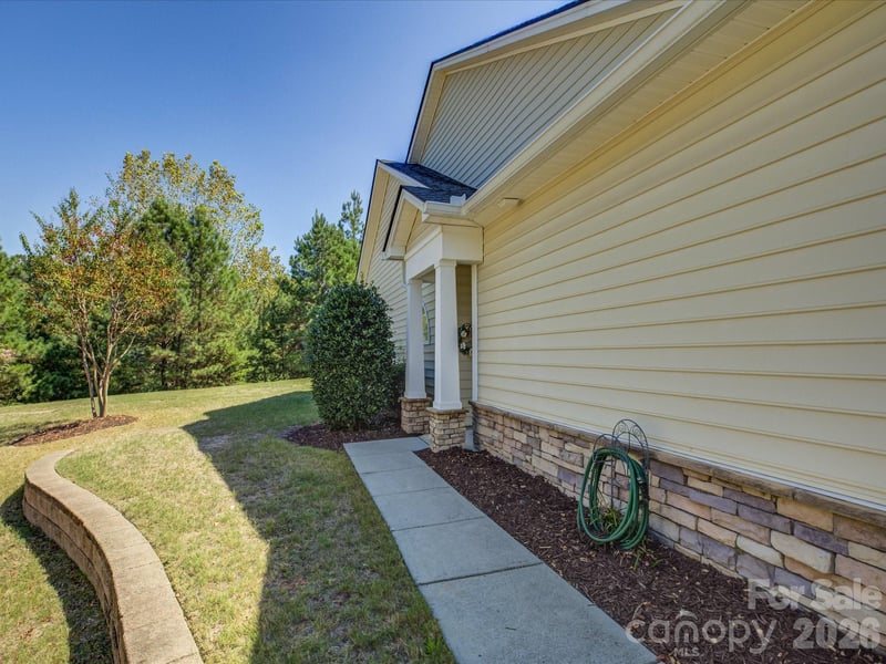 546 Pine Links Dr, Tega Cay, SC 29708