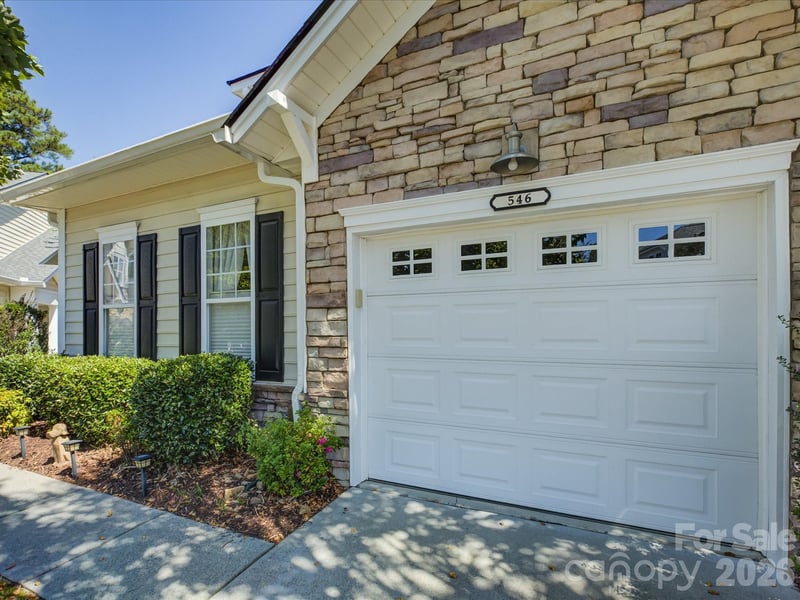 546 Pine Links Dr, Tega Cay, SC 29708