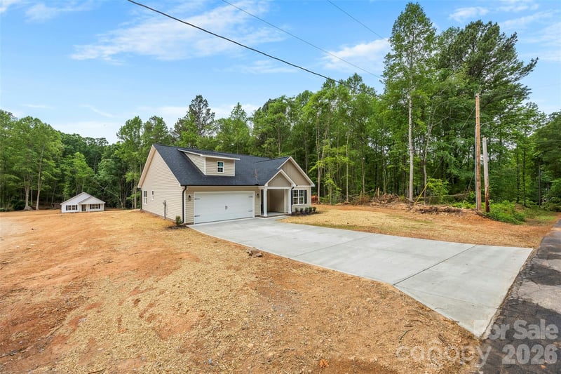 200 Knollwood Cir, Albemarle, NC 28001