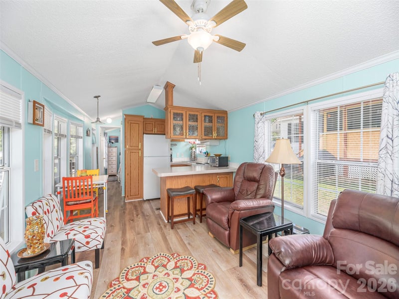 11 Valentine Dr, Maggie Valley, NC 28751