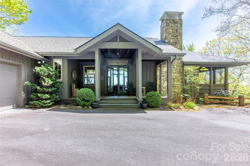 562 Panther Ridge Rd, Lake Toxaway, NC 28747