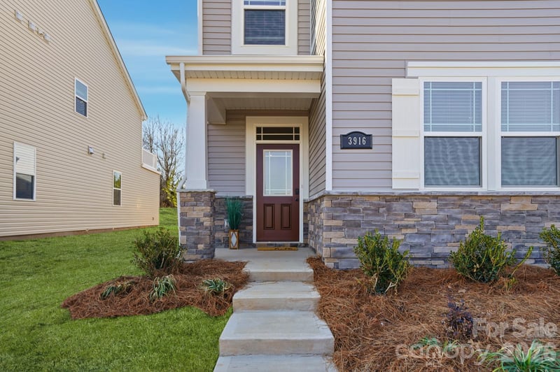 3800 Cheyney Park Dr, Charlotte, NC 28269