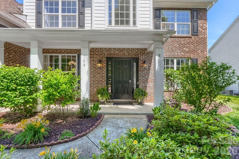 108 Runningdeer Dr, Mooresville, NC 28117