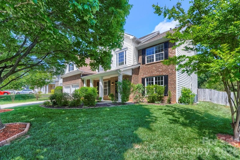 108 Runningdeer Dr, Mooresville, NC 28117