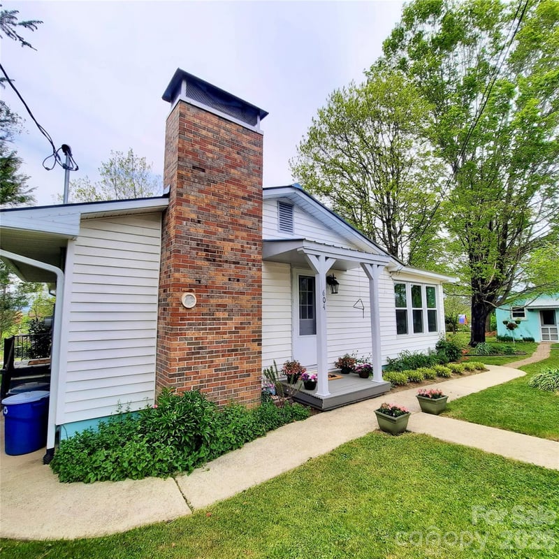26 Calico Rock Ln, Hendersonville, NC 28792
