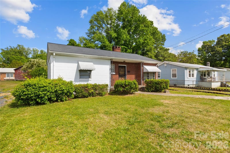 419 Pearl St, Troy, NC 27371