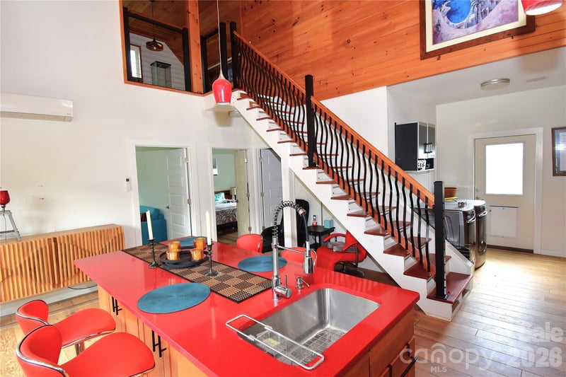6 Belvedere Rd, Asheville, NC 28803