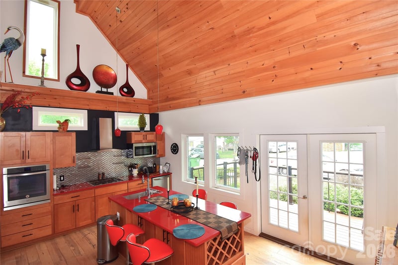 6 Belvedere Rd, Asheville, NC 28803