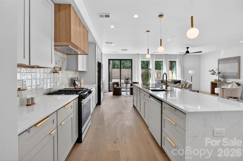 2616 Revolution Park Dr, Charlotte, NC 28208