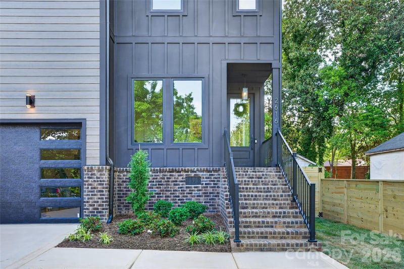 2616 Revolution Park Dr, Charlotte, NC 28208