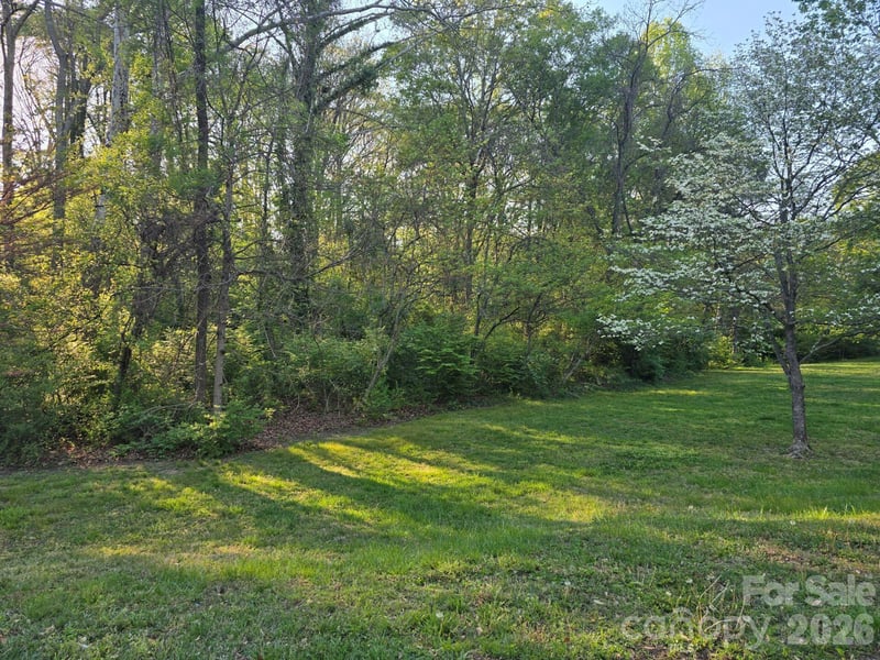 8th Ave, Hickory, NC 28658