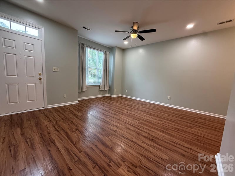 8134 Kings Creek Dr, Charlotte, NC 28273