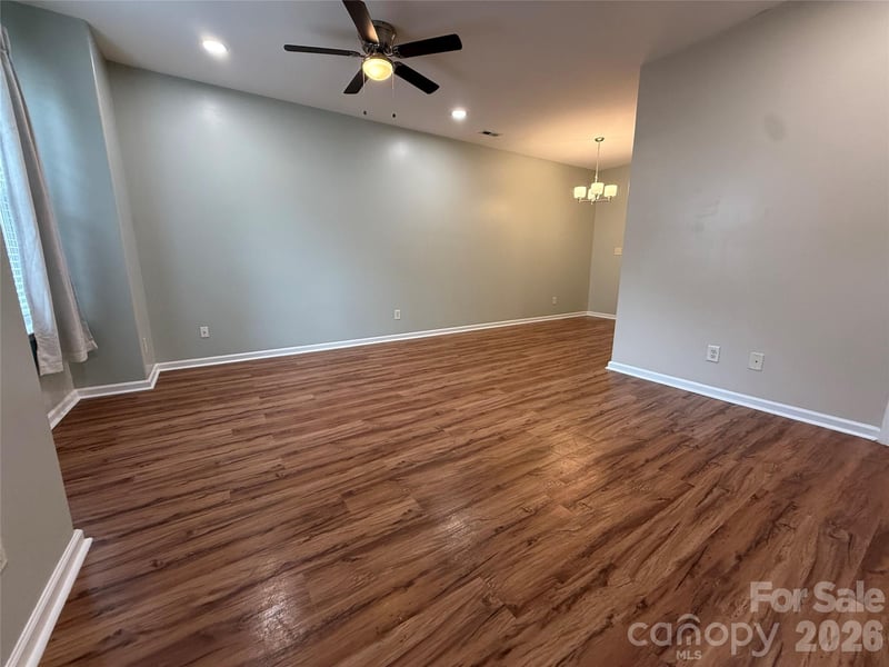8134 Kings Creek Dr, Charlotte, NC 28273