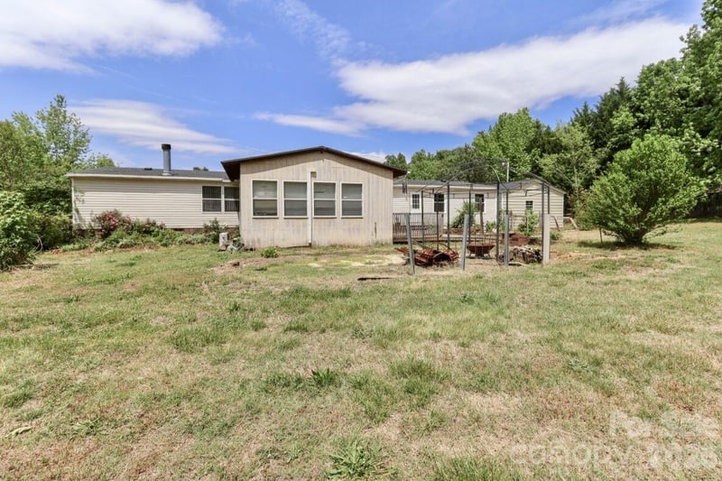121 Fair Wind Ln, Statesville, NC 28677