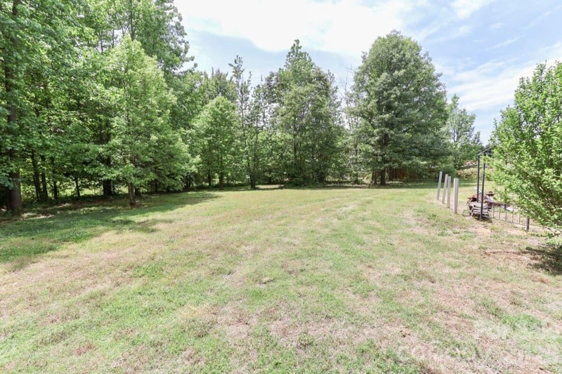 121 Fair Wind Ln, Statesville, NC 28677