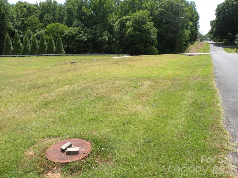 101 Charlotte St, Stanfield, NC 28163