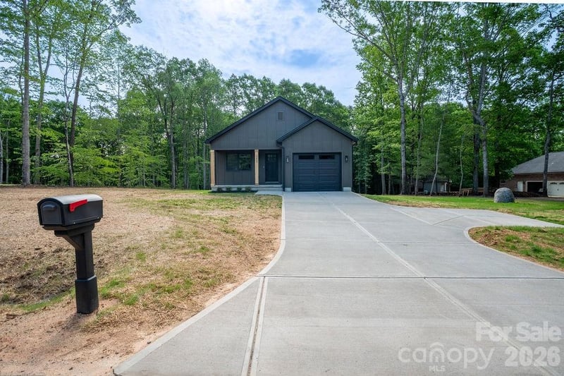 2424 Puetts Chapel Rd, Bessemer City, NC 28016