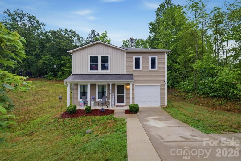 1916 Country Way, Hickory, NC 28601