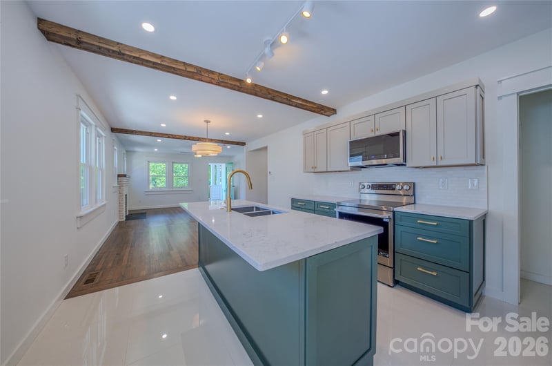 26 Henrietta St, Asheville, NC 28801