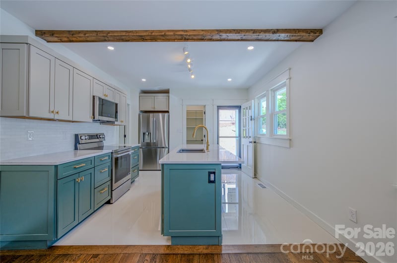 26 Henrietta St, Asheville, NC 28801