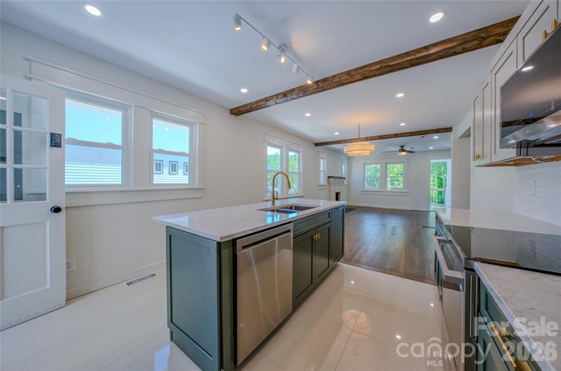 26 Henrietta St, Asheville, NC 28801