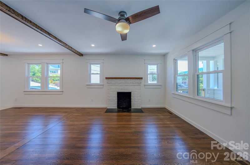 26 Henrietta St, Asheville, NC 28801
