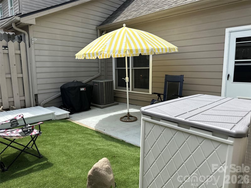 26 Sleepy Hollow Ln, Swannanoa, NC 28778