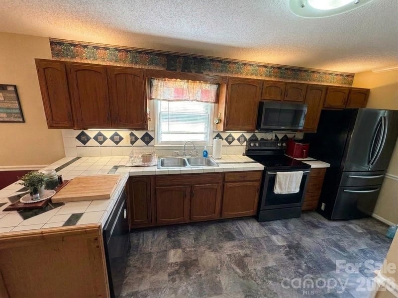 103 New Orleans Blvd, Morganton, NC 28655