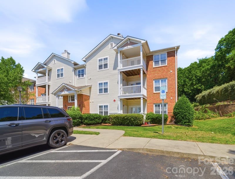 9976 Hyde Glen Ct, Charlotte, NC 28262