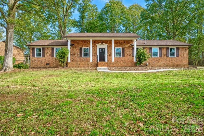 1254 Huckleberry Dr, Lincolnton, NC 28092
