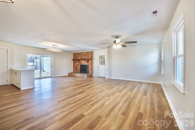 1254 Huckleberry Dr, Lincolnton, NC 28092