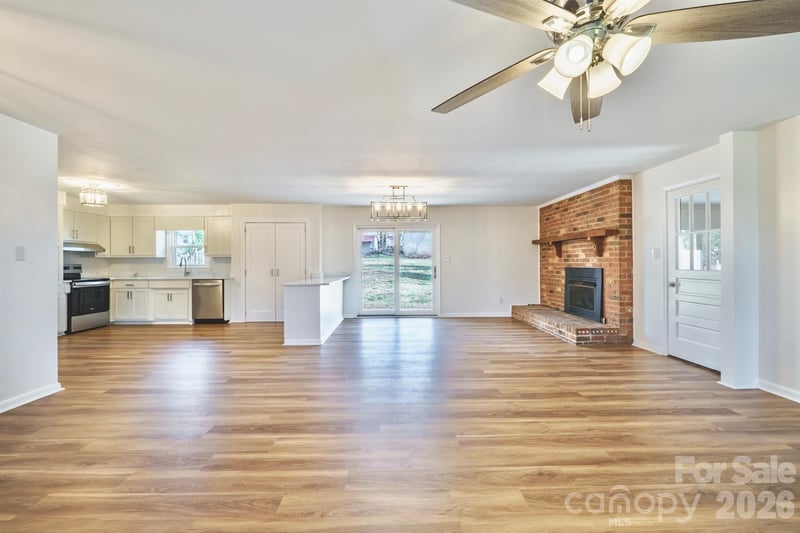 1254 Huckleberry Dr, Lincolnton, NC 28092