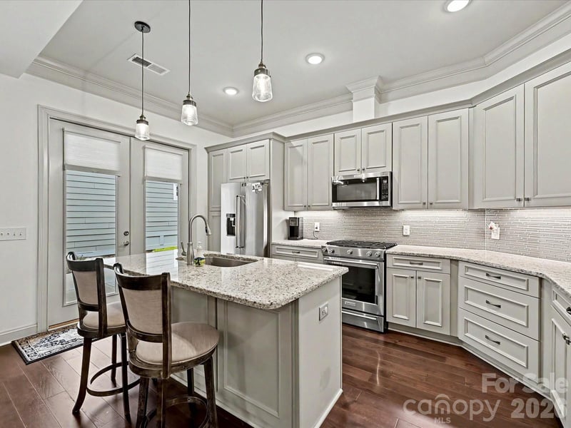 2006 Laney Pond Rd, Matthews, NC 28104