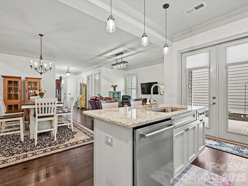 2006 Laney Pond Rd, Matthews, NC 28104