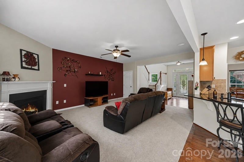 9107 Kensington Forest Dr, Harrisburg, NC 28075