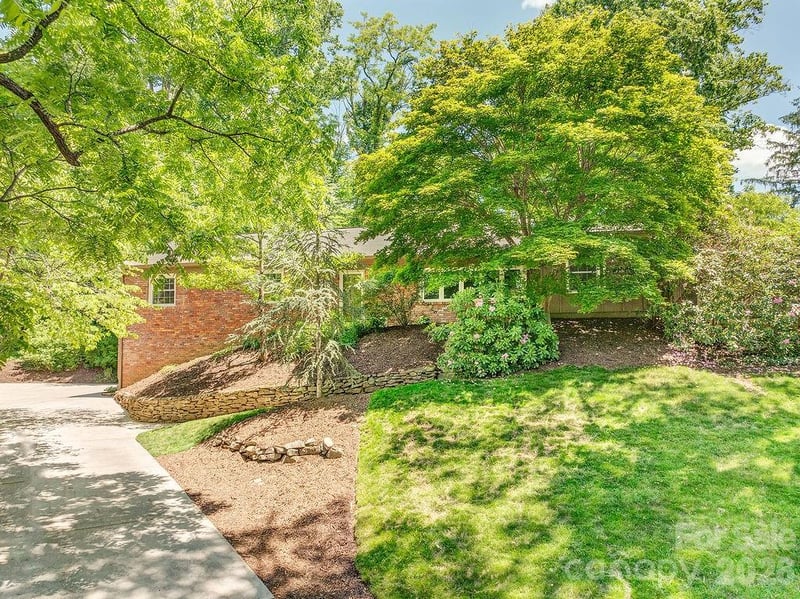 35 Dogwood Rd, Asheville, NC 28804