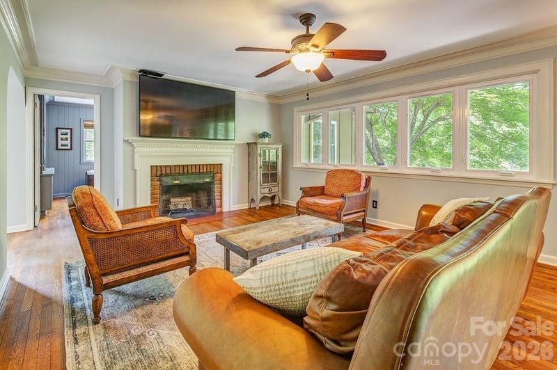 35 Dogwood Rd, Asheville, NC 28804