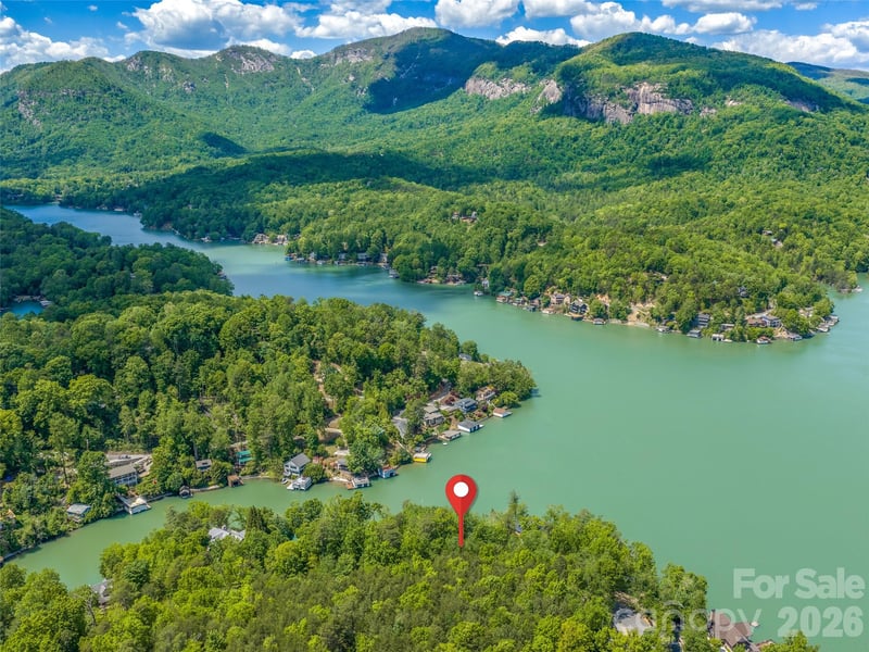99999 Hawthorne Dr, Lake Lure, NC 28746