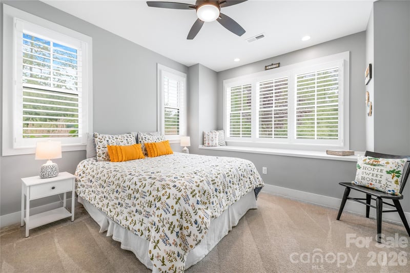 9 Ashe Park Cir, Asheville, NC 28806