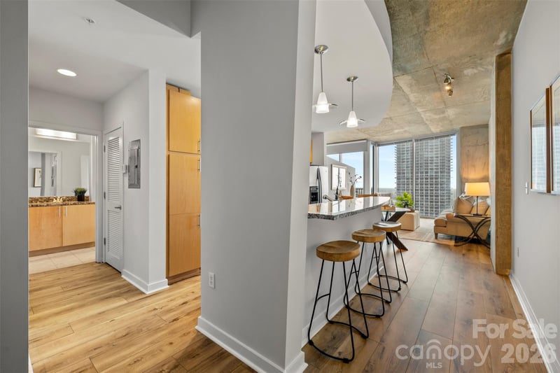 210 Church St #1810, Charlotte, NC 28202