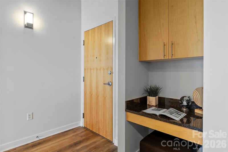 210 Church St #1810, Charlotte, NC 28202