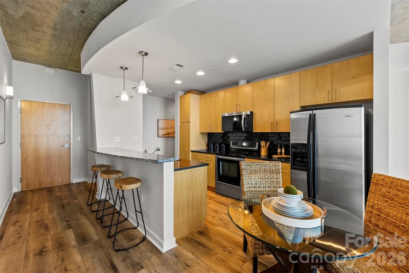 210 Church St #1810, Charlotte, NC 28202