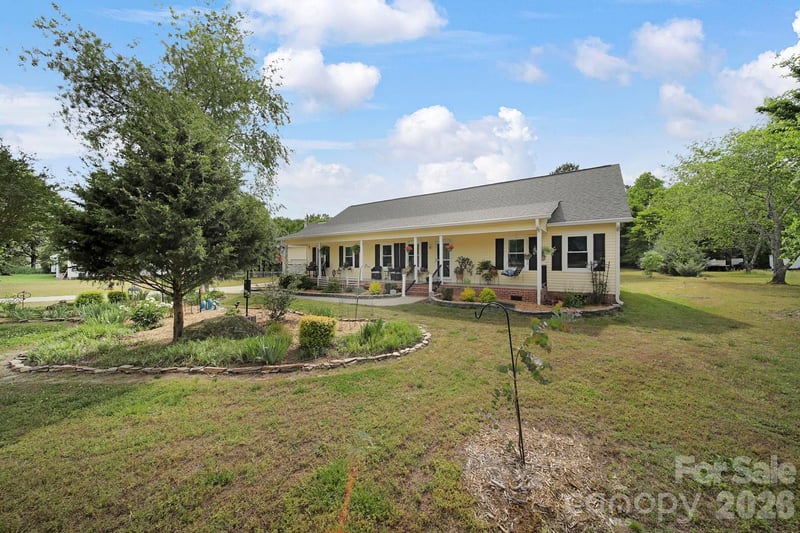 530 Calabash Rd, Clover, SC 29710