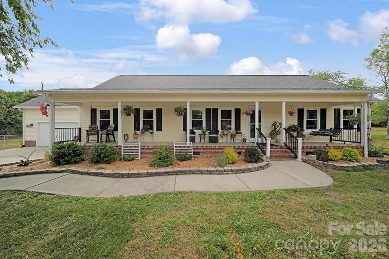 530 Calabash Rd, Clover, SC 29710
