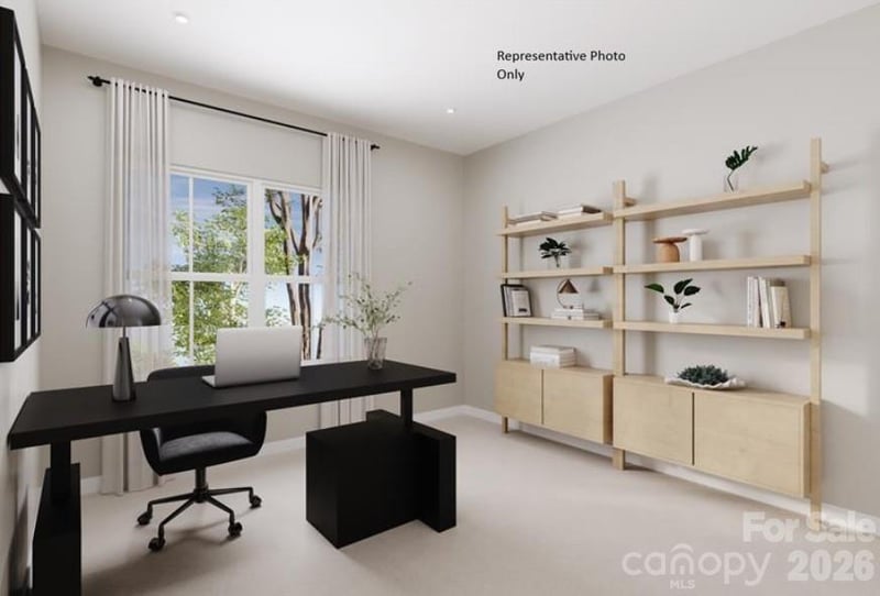 2040 Fernway Dr, Charlotte, NC 28216