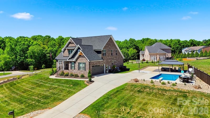 5264 Antler Creek Dr, Granite Falls, NC 28630