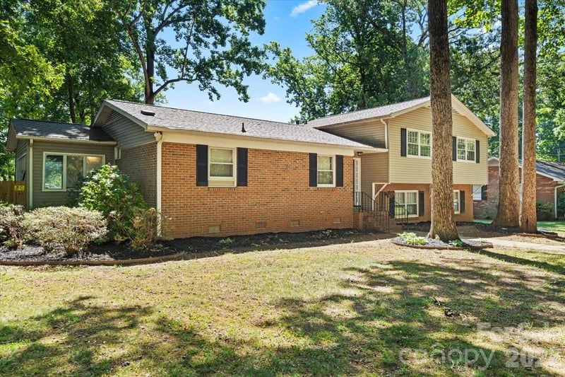2010 Saratoga Dr #5, Gastonia, NC 28056