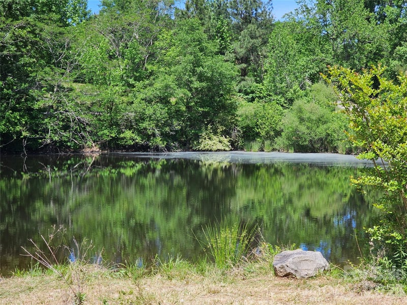5692 Brooklyn Rd, Great Falls, SC 29055